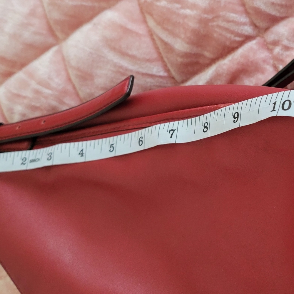Coach Vibrant Red Leather Hobo Bag with Glossy Finish and Gold Hardwear - Picture 11 of 14